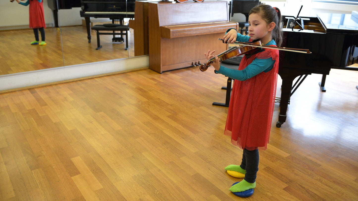 Mit den Mini Ballkissen Geige lernen